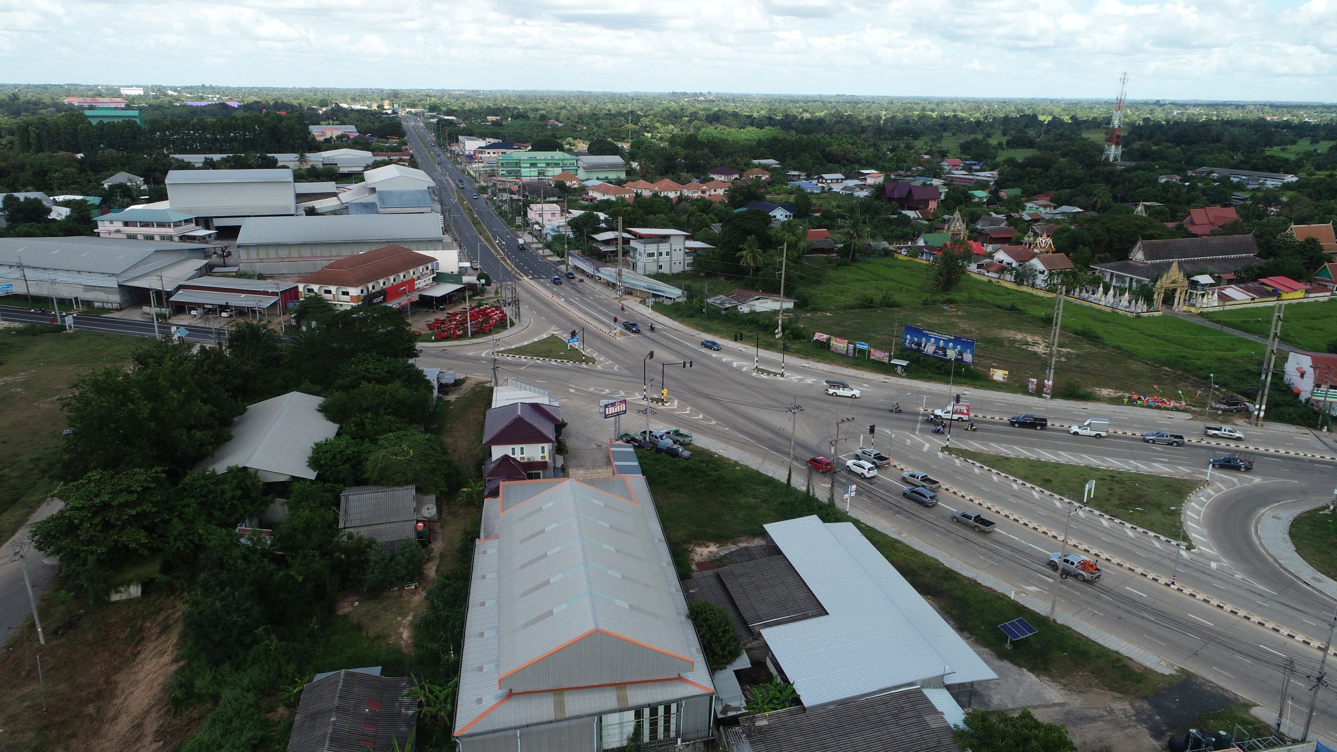 โครงการก่อสร้างทางหลวงหมายเลข  226 สาย อ.ห้วยทับทัน  -  ศรีสะเกษ ระหว่าง กม.235+705.000 ถึง กม.249+500.000  ระยะทางยาวประมาณ 13.795 กม.