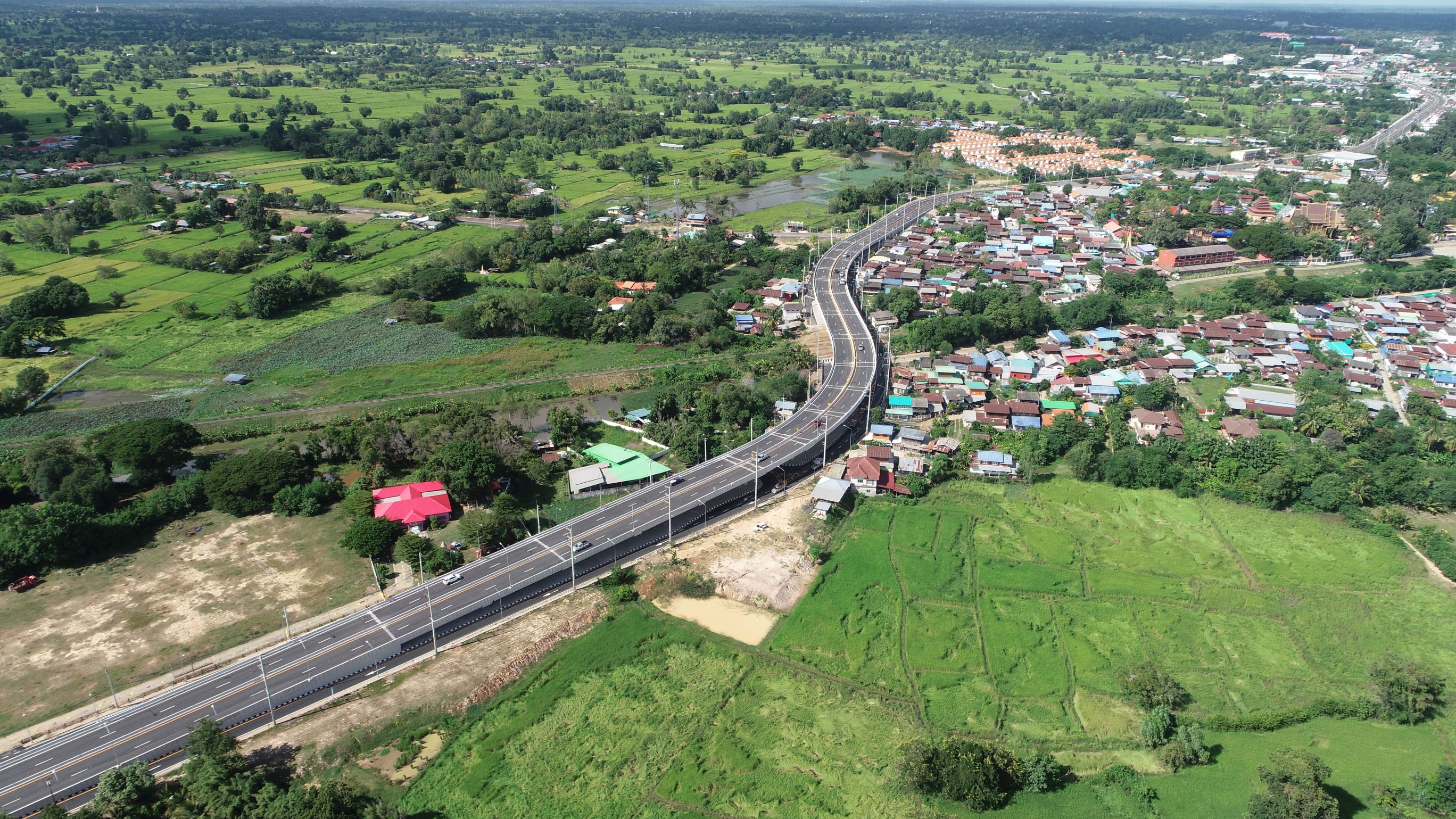 โครงการก่อสร้างทางหลวงหมายเลข  226 สาย อ.ห้วยทับทัน  -  ศรีสะเกษ ระหว่าง กม.235+705.000 ถึง กม.249+500.000  ระยะทางยาวประมาณ 13.795 กม.