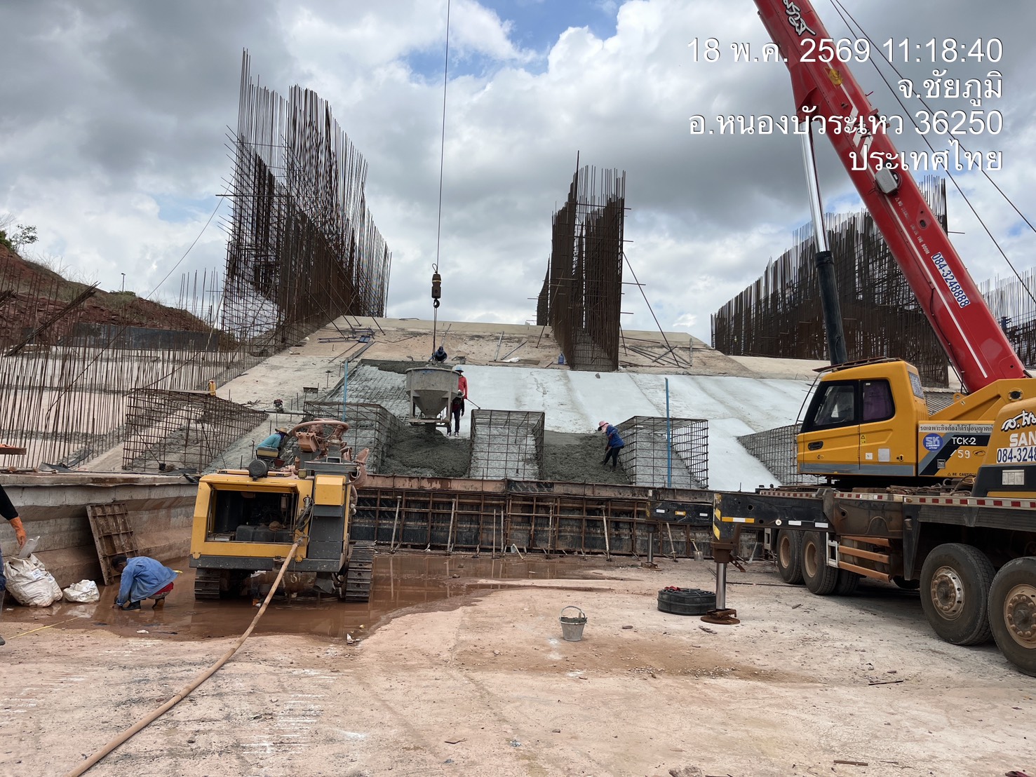 งานจ้างก่อสร้างเขื่อนหัวงานและอาคารประกอบ  โครงการอ่างเก็บน้ำลำน้ำชีอันเนื่องมาจากพระราชดำริ  จังหวัดชัยภูมิ